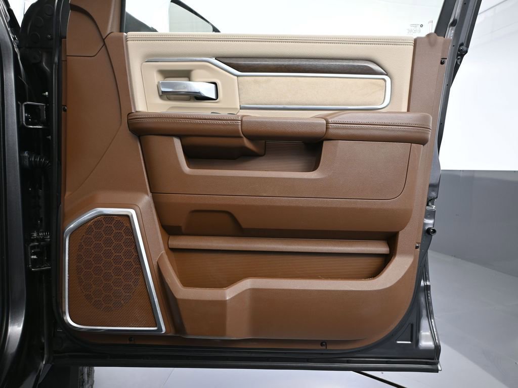 Used 2022 RAM 2500 Laramie w/ Body Color Bumper Group image 43