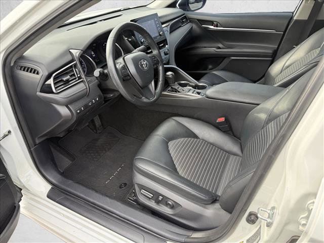Used 2022 Toyota Camry SE w/ Cold Weather Package image 9