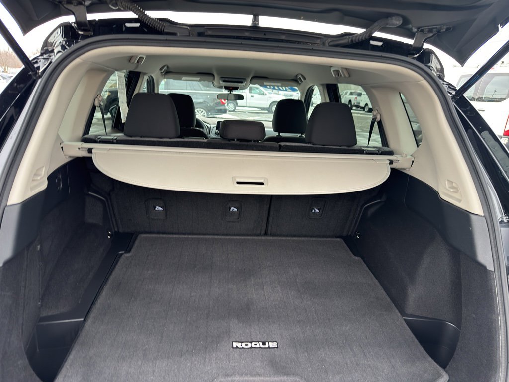 Used 2021 Nissan Rogue SV image 6
