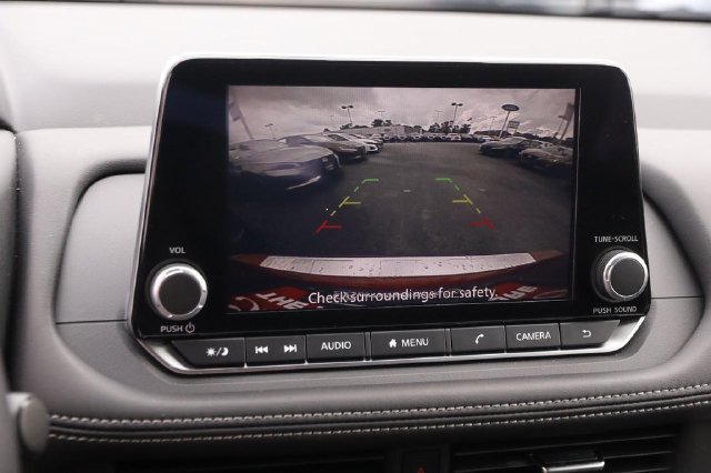 Certified 2025 Nissan Rogue SV AWD/4WD image 18
