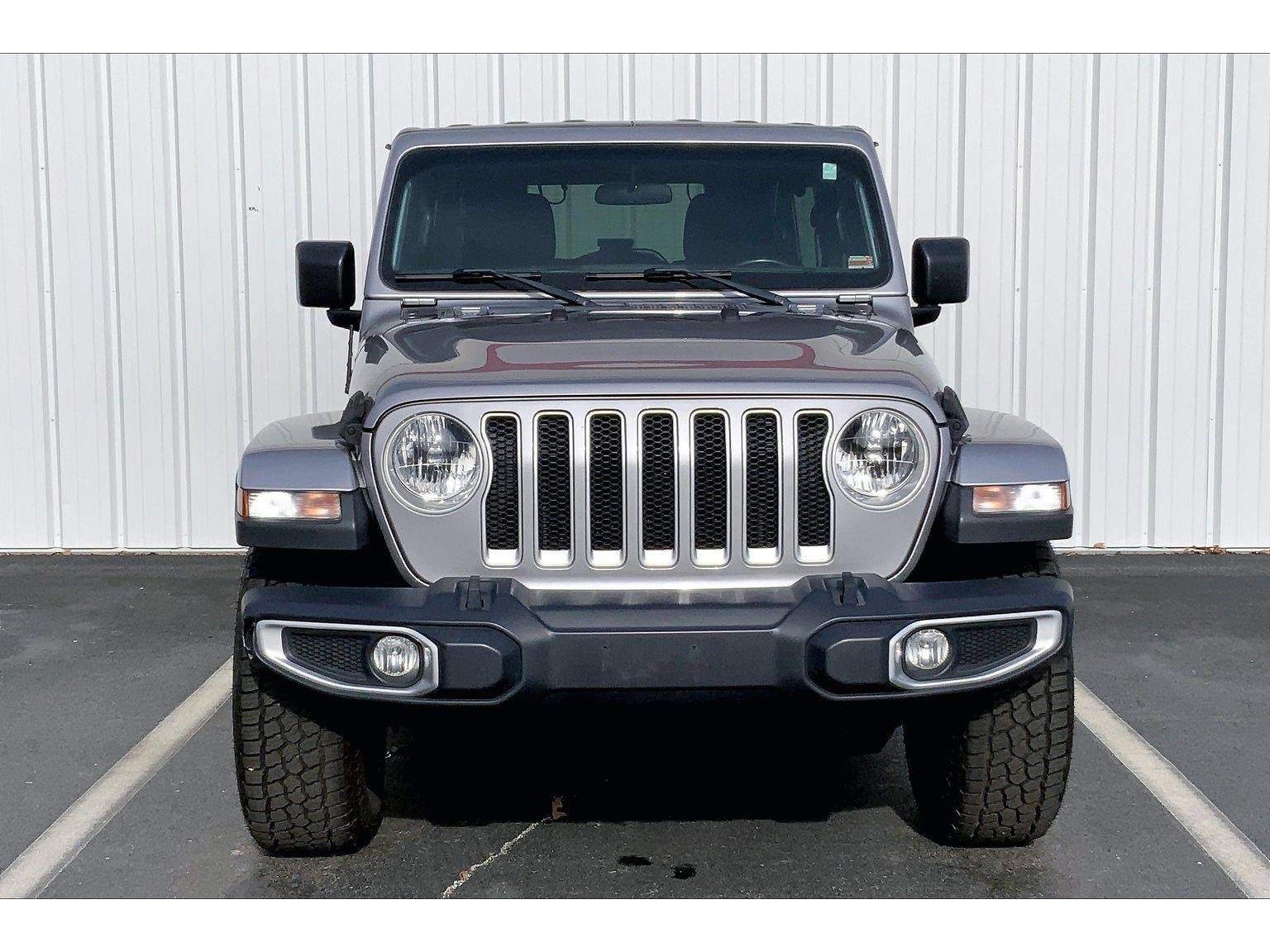Used 2019 Jeep Wrangler Unlimited Sahara image 3