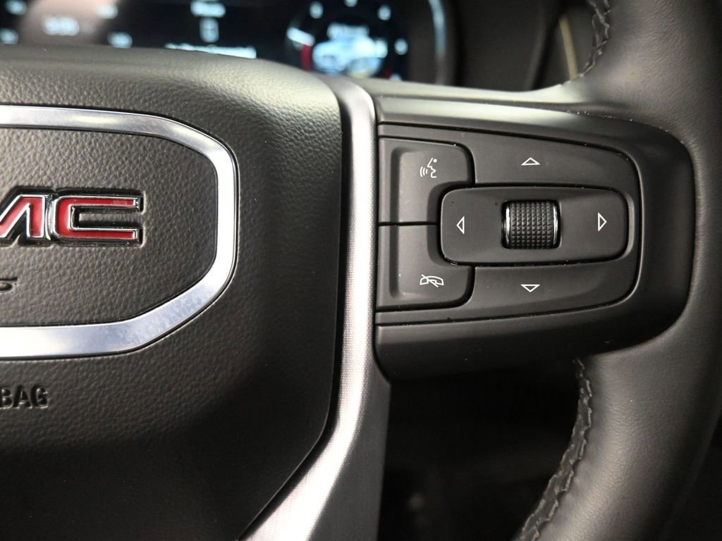 Used 2024 GMC Yukon XL SLT image 36