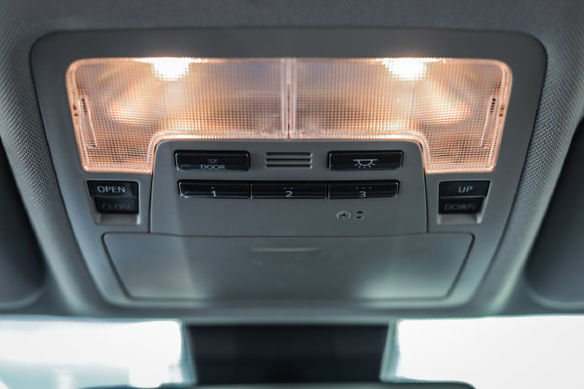 Used 2019 Toyota Highlander XLE AWD/4WD image 34