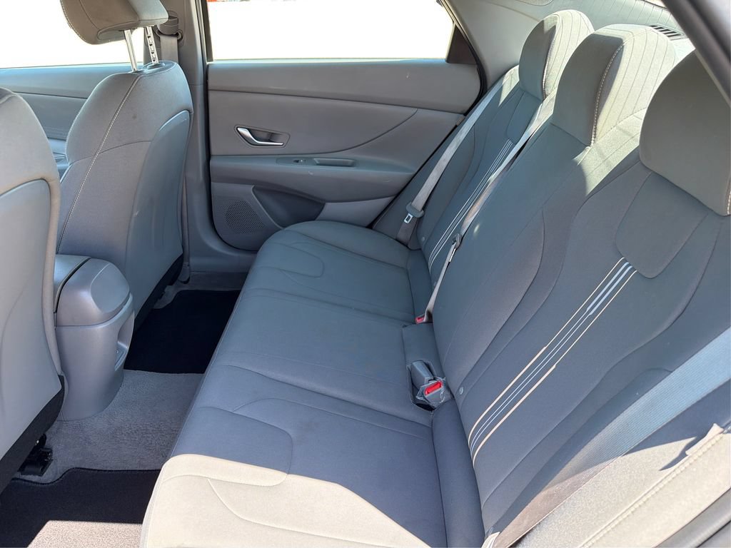 Used 2026 Hyundai Elantra Hybrid FWD image 11