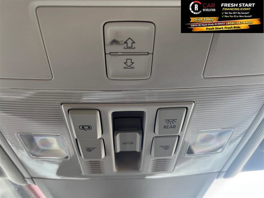 Used 2022 Volkswagen Tiguan SE image 9