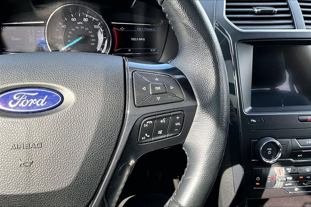 Used 2019 Ford Explorer XLT w/ Equipment Group 202A AWD/4WD image 18