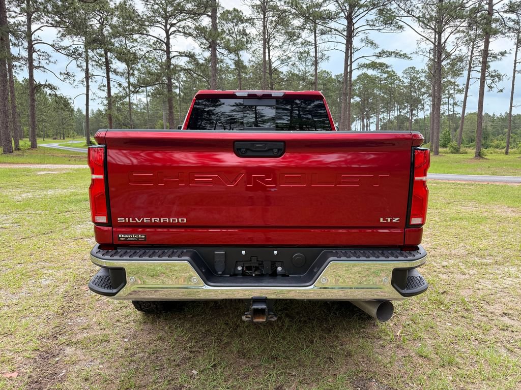 Used 2024 Chevrolet Silverado 2500 LTZ w/ LTZ Convenience Package AWD/4WD image 4