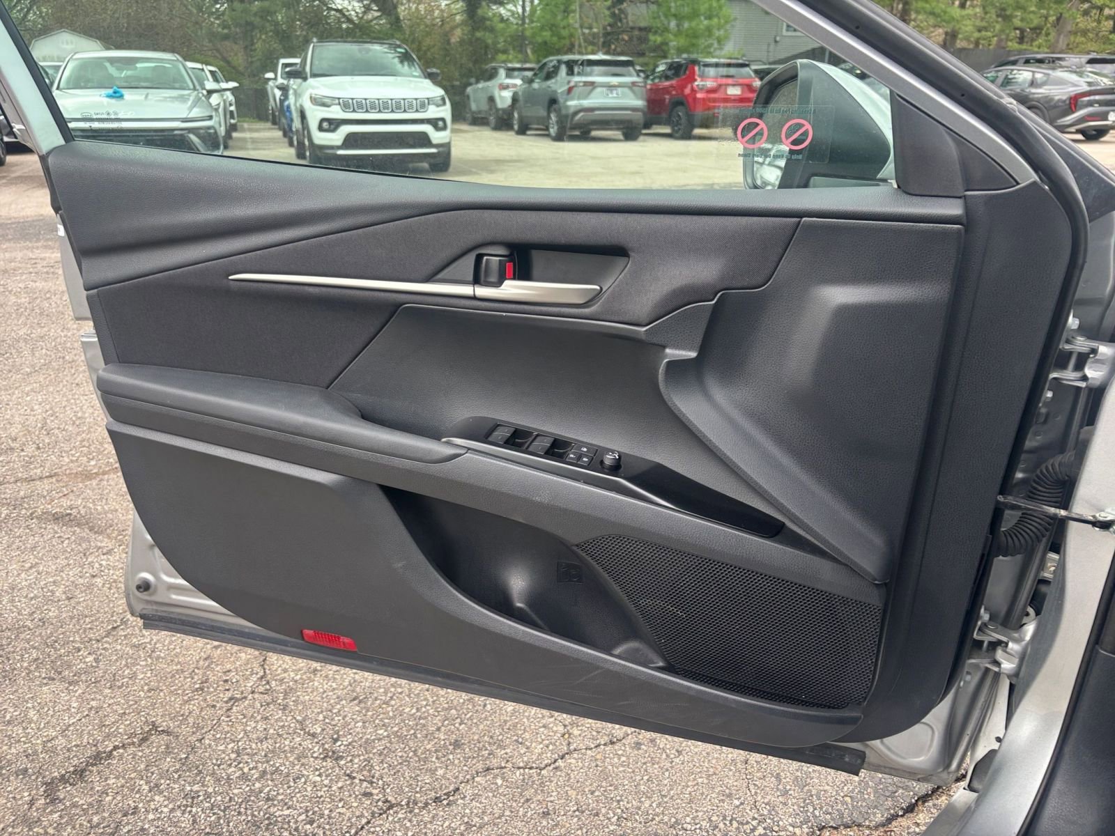 Used 2025 Toyota Camry LE image 18