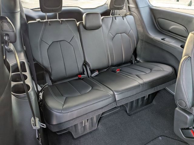 New 2026 Chrysler Pacifica Select image 28