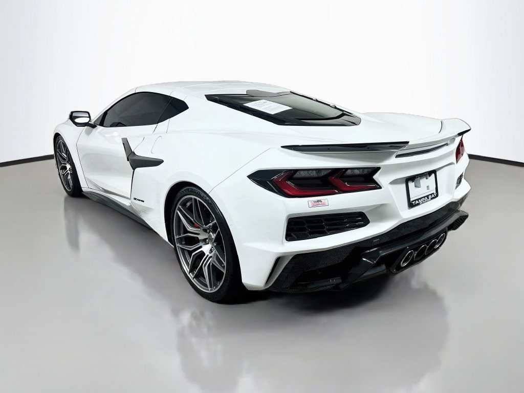 Used 2023 Chevrolet Corvette Z06 RWD image 5