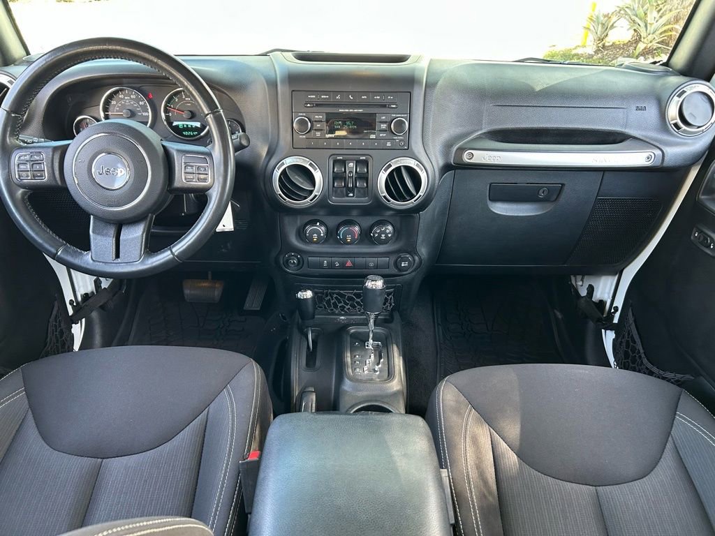 Certified 2017 Jeep Wrangler Unlimited Rubicon w/ Connectivity Group image 10