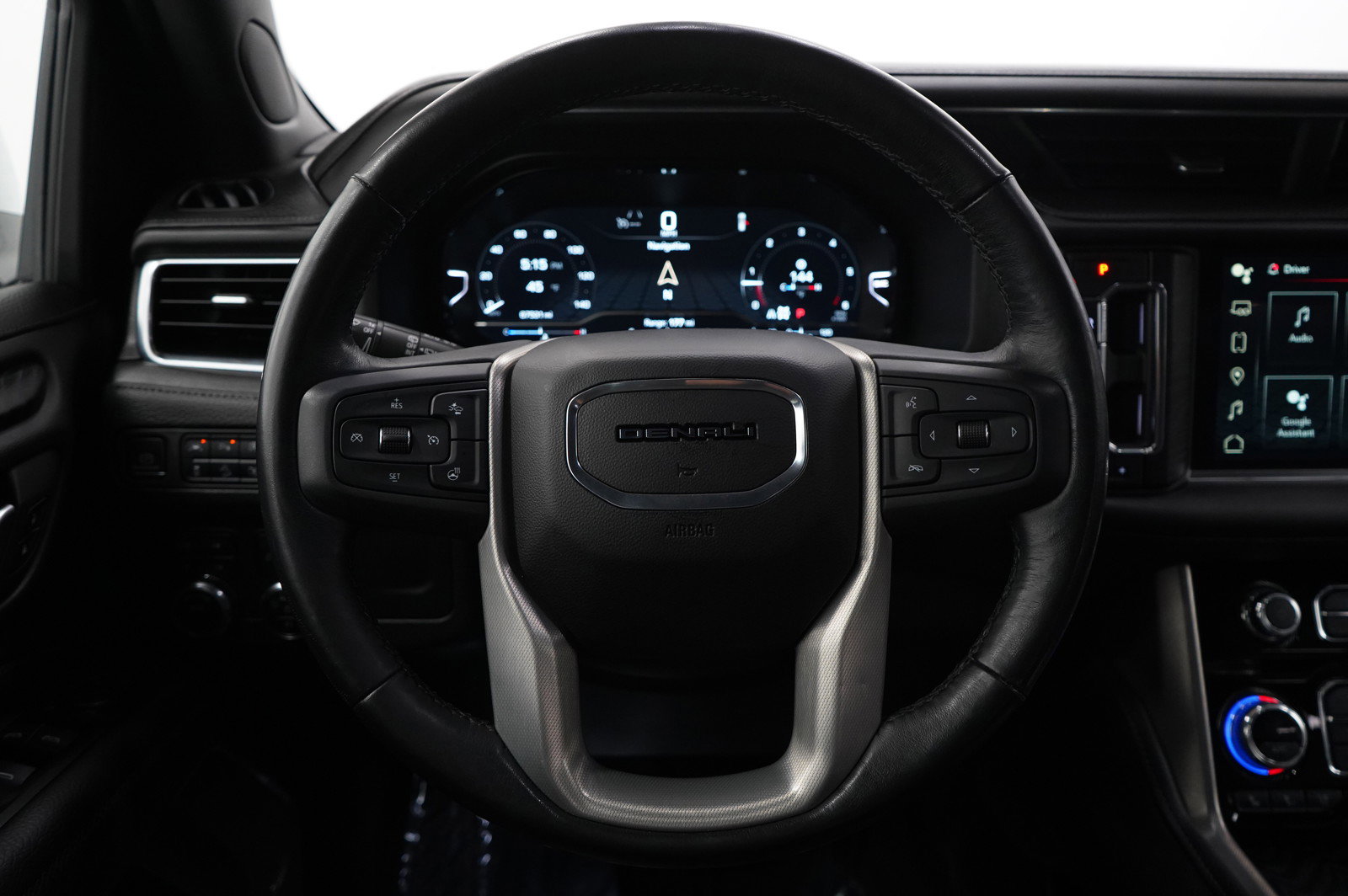 Used 2022 GMC Yukon XL Denali image 14