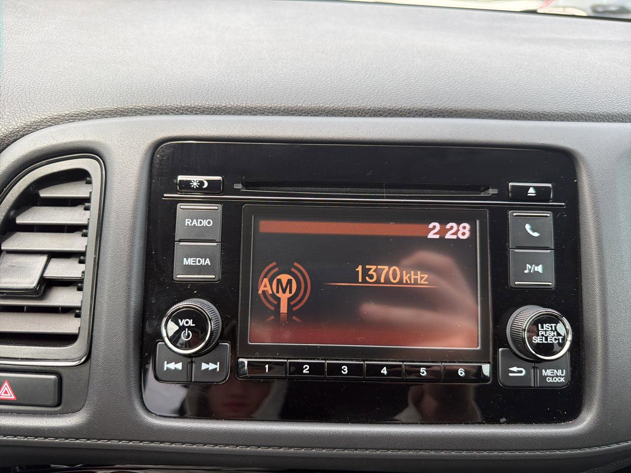 Used 2022 Honda HR-V LX image 25