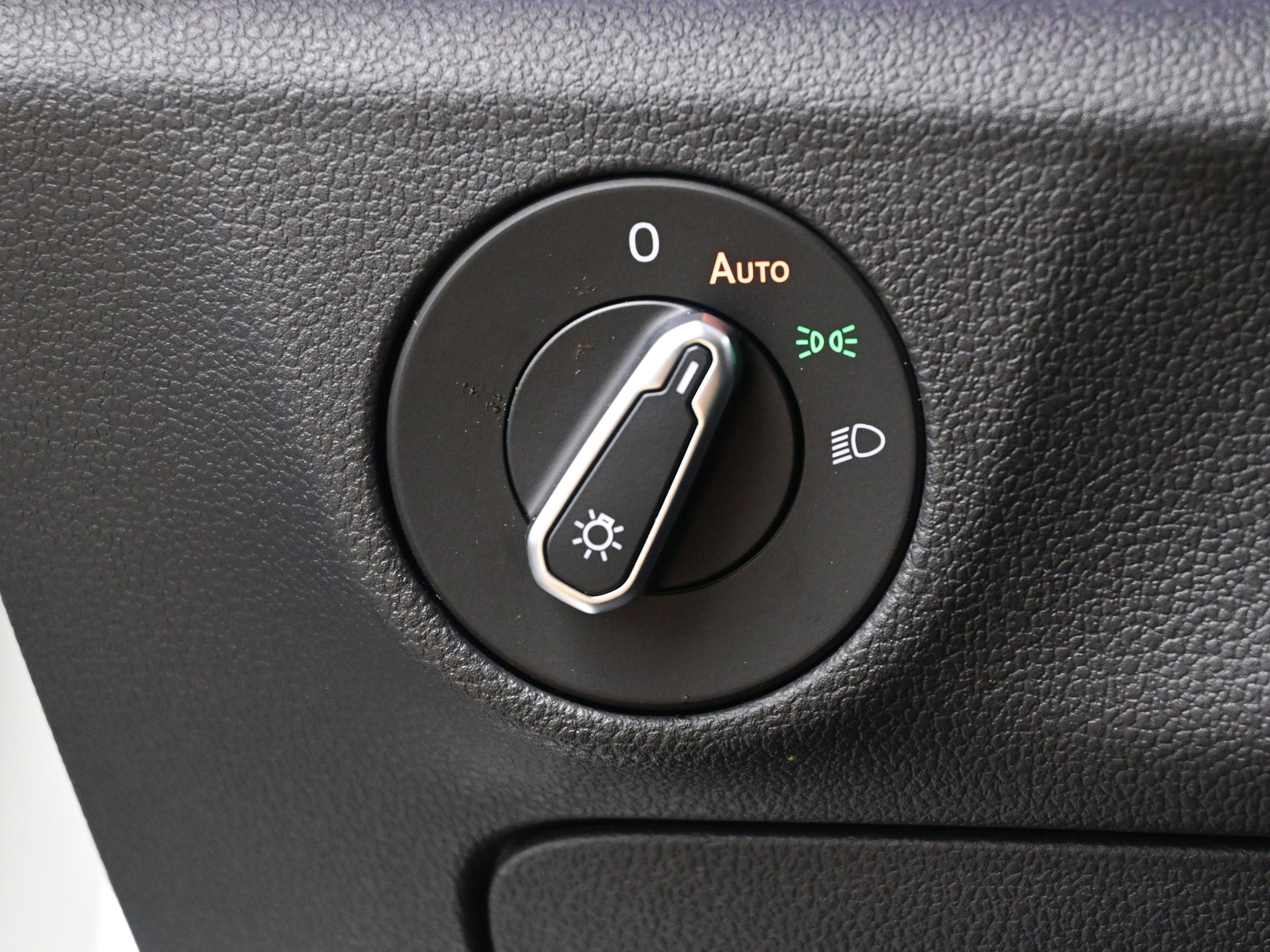 Used 2022 Volkswagen Jetta SEL image 31