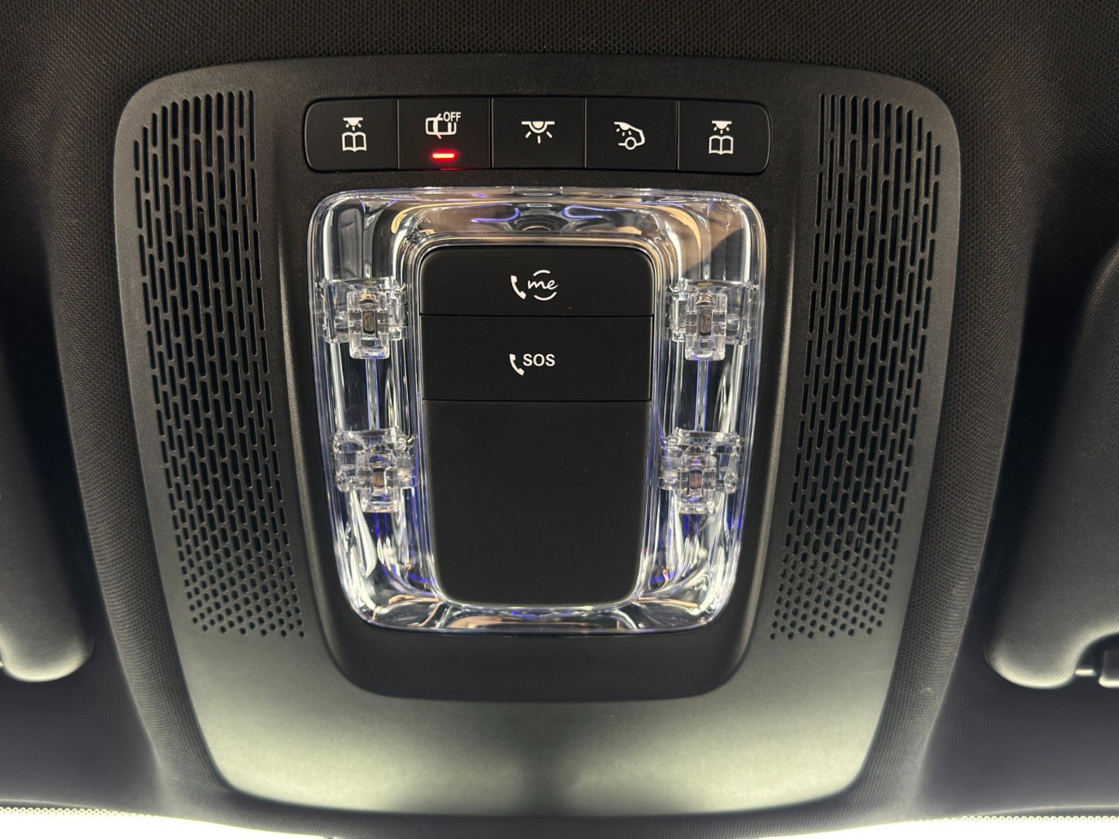 Used 2022 Mercedes-Benz GLB 250 w/ Premium Package Lite image 34