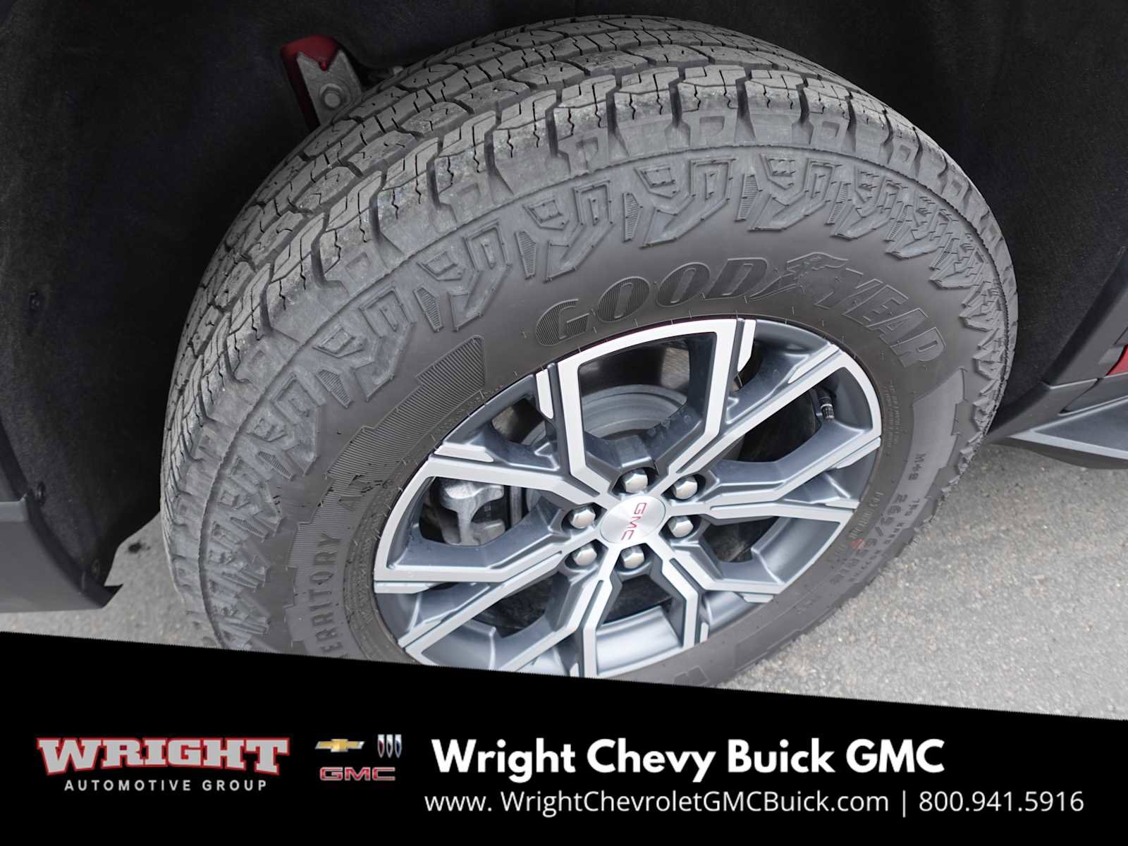 Used 2025 GMC Acadia AT4 w/ Luxury Package image 37