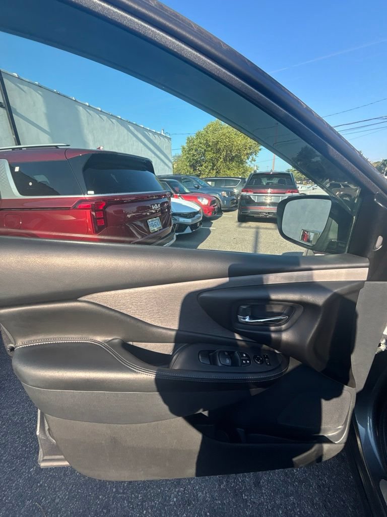 Used 2020 Nissan Murano S w/ Technology Package FWD image 11