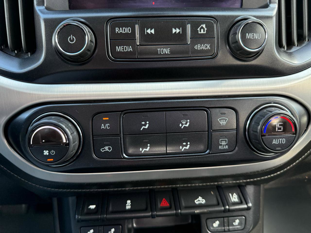 Used 2015 GMC Canyon SLT w/ Driver Alert Package RWD image 30