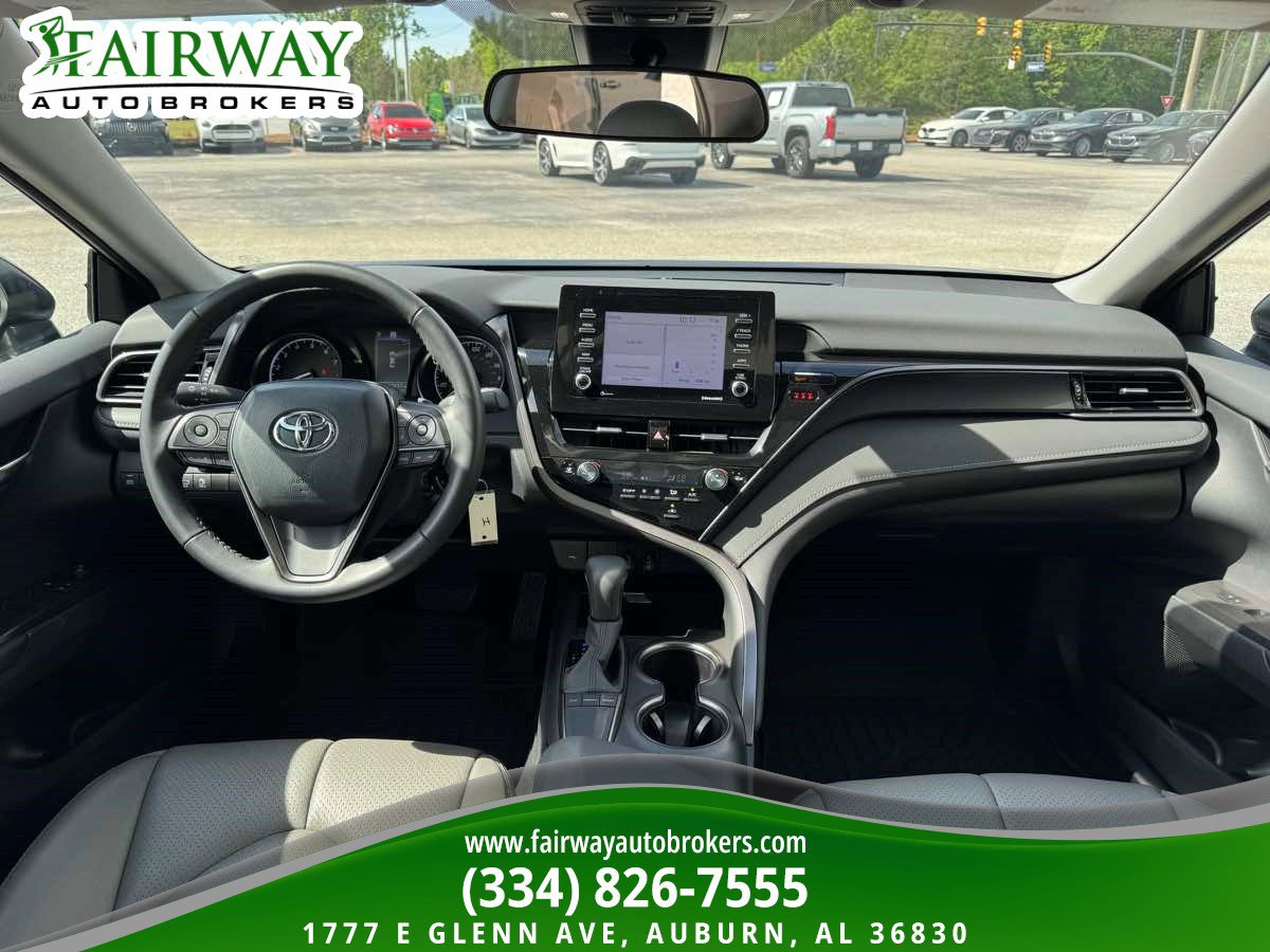 Used 2024 Toyota Camry SE image 14