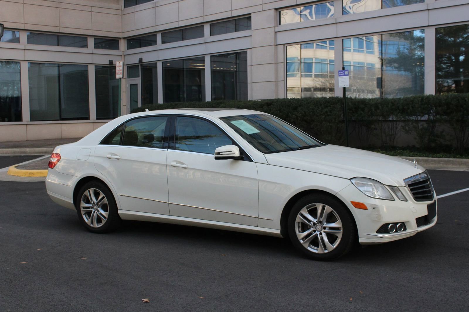 Used 2011 Mercedes-Benz E 350 4MATIC Sedan image 10