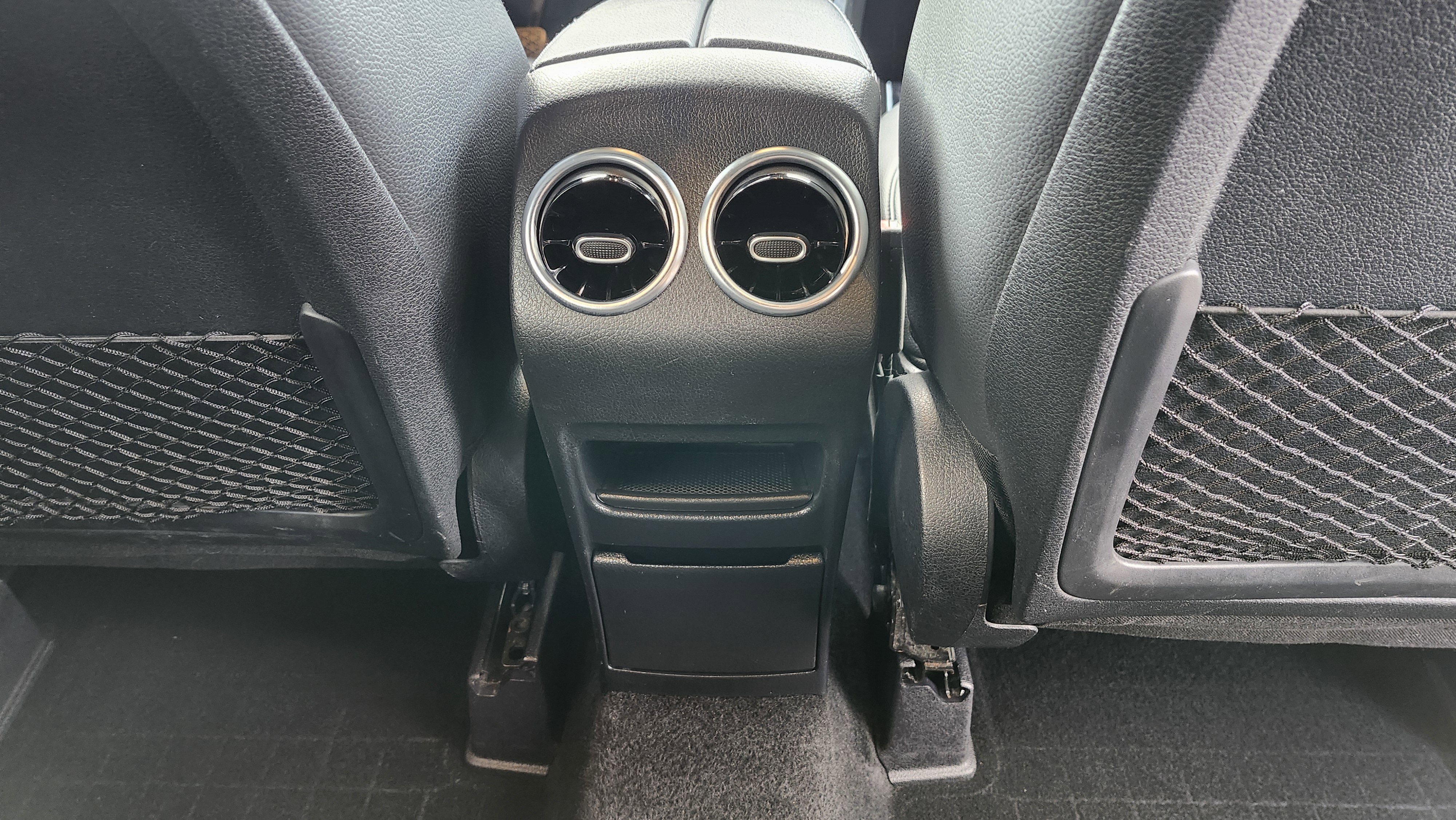 Used 2021 Mercedes-Benz GLB 250 4MATIC image 23