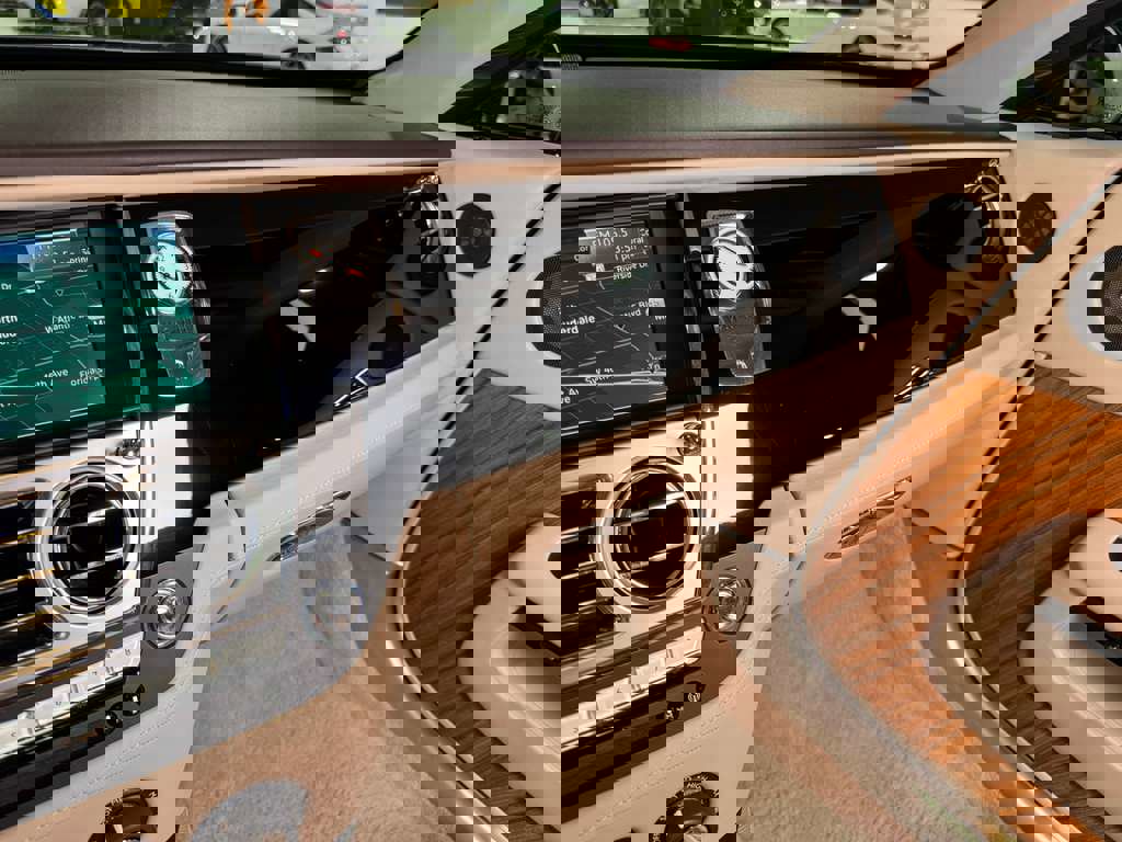 Used 2014 Rolls-Royce Wraith image 30