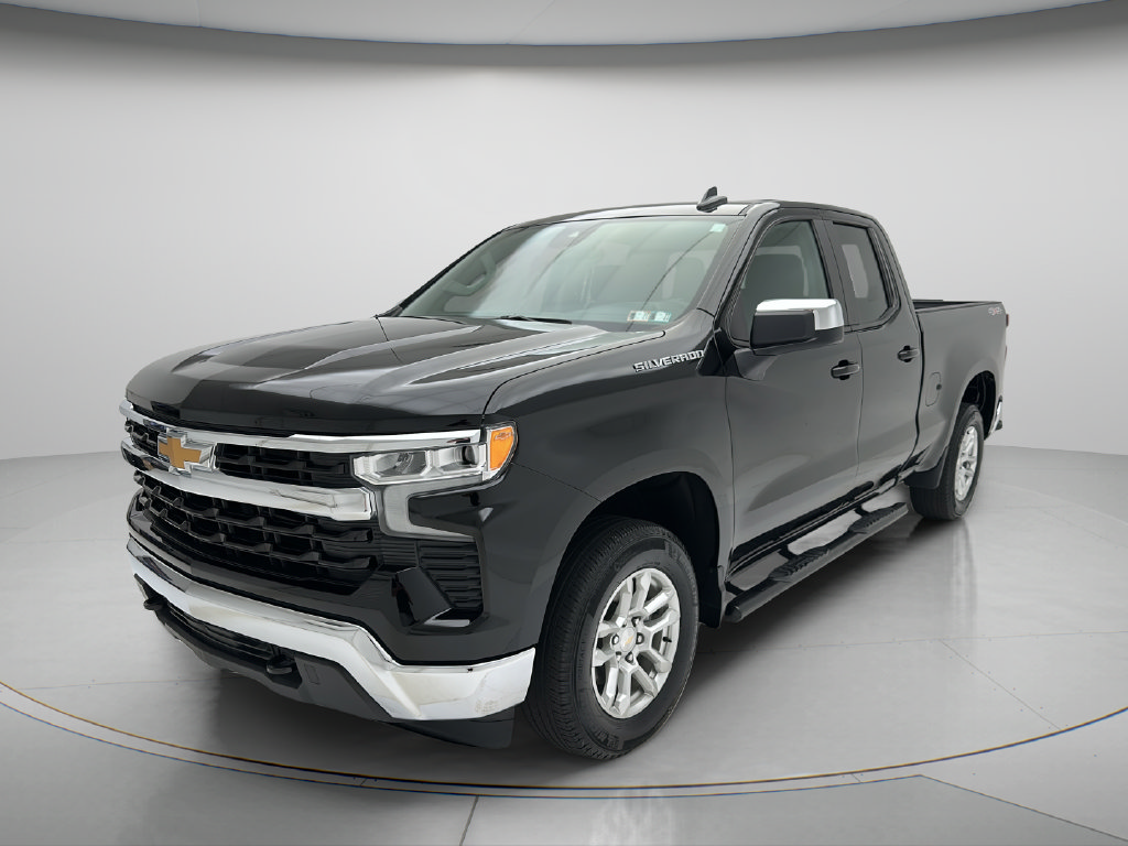 Used 2024 Chevrolet Silverado 1500 LT AWD/4WD image 3