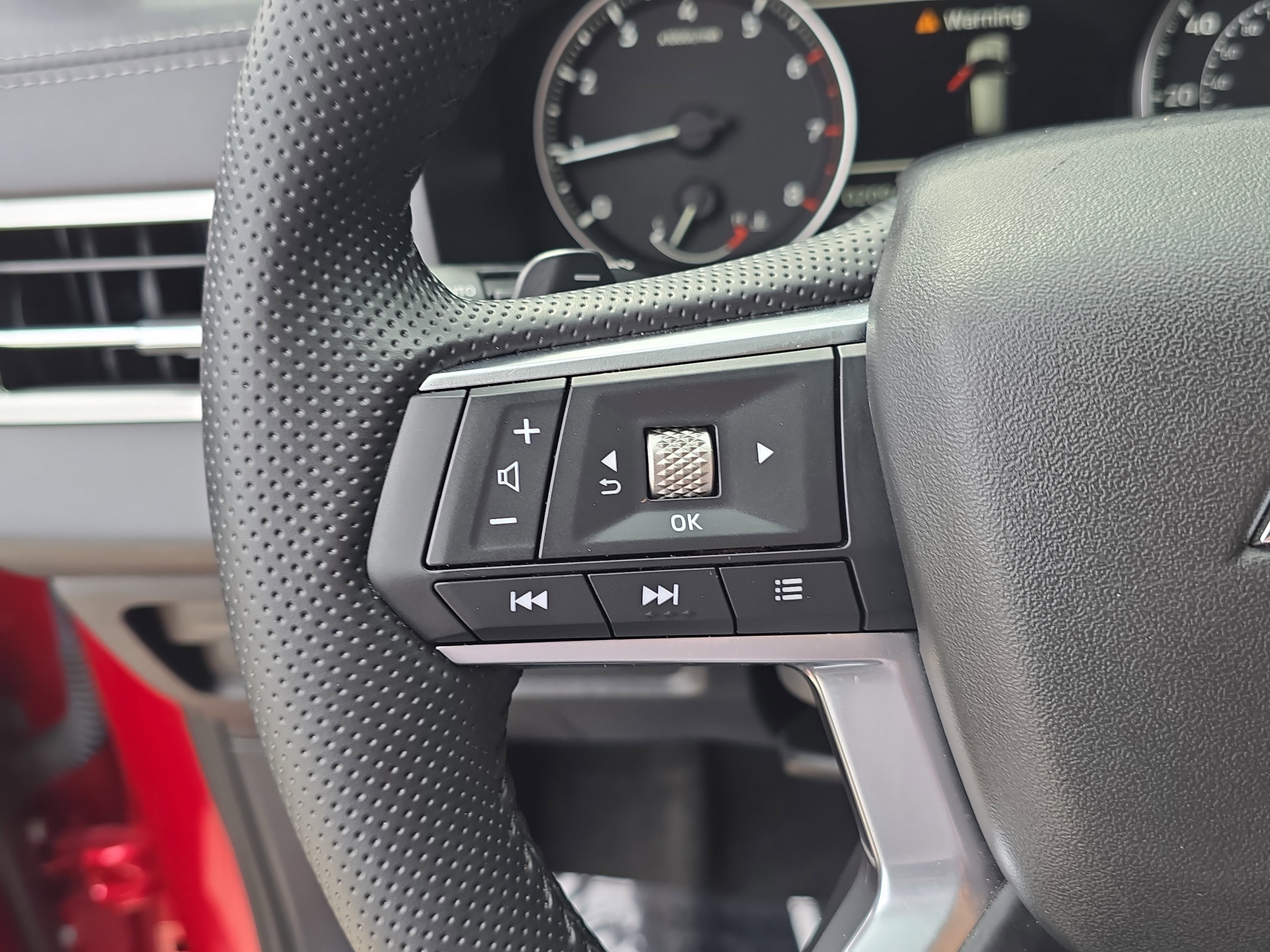 Used 2024 Mitsubishi Outlander SE FWD image 30