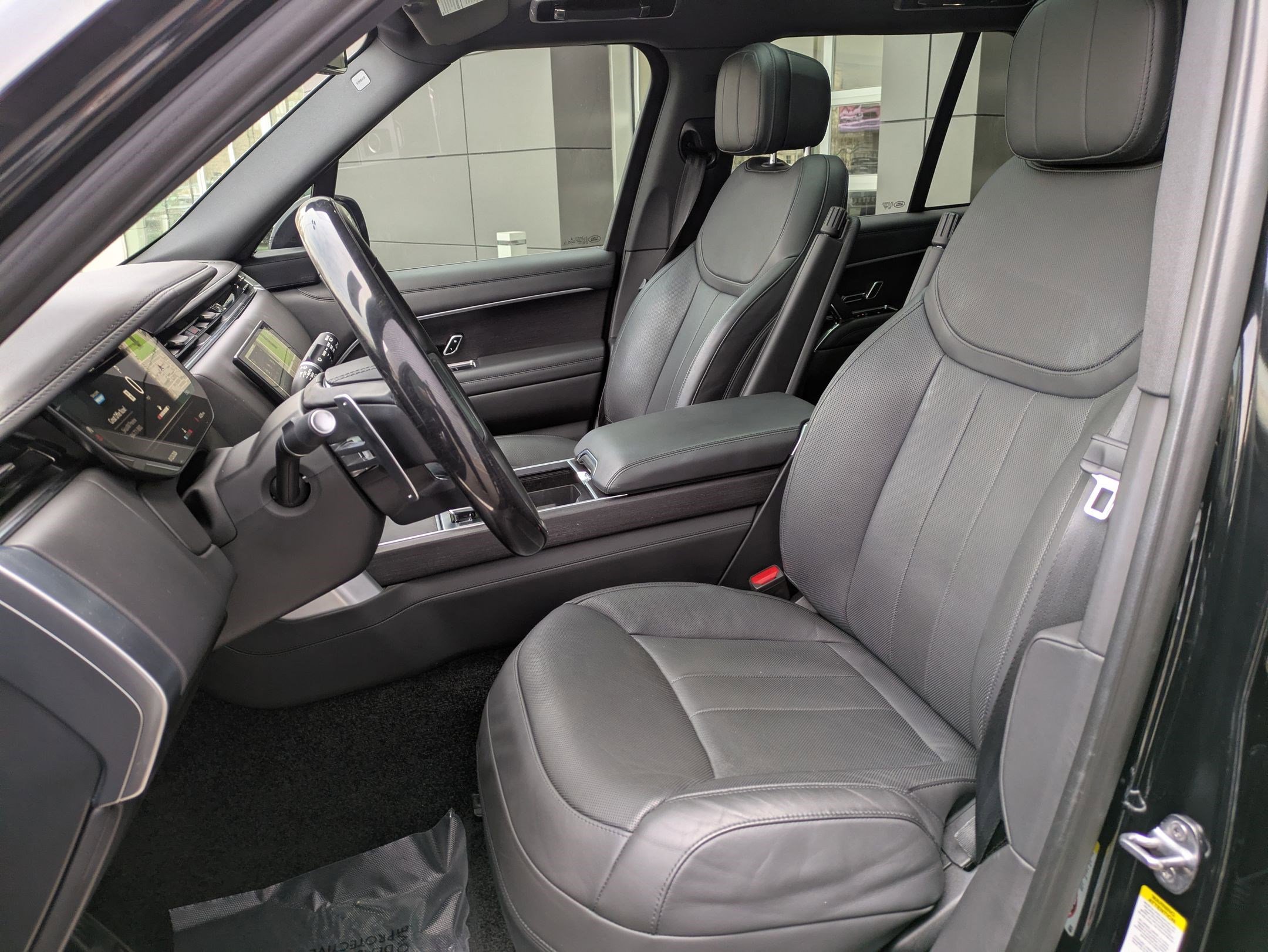 Used 2023 Land Rover Range Rover SE image 27