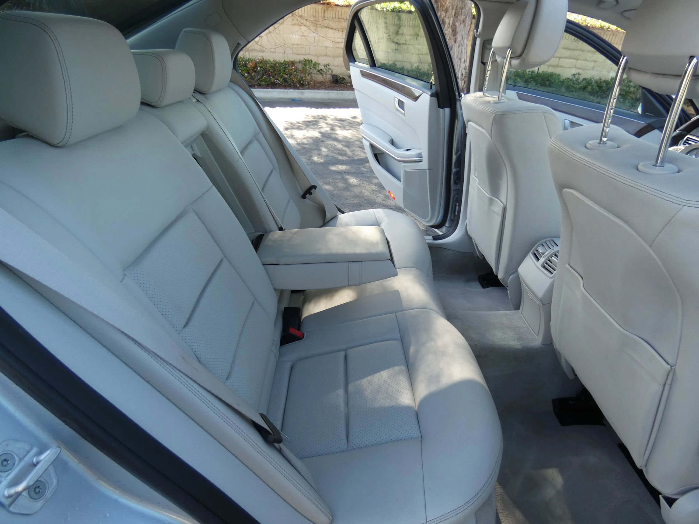 Used 2016 Mercedes-Benz E 350 Sedan w/ Premium Package image 31