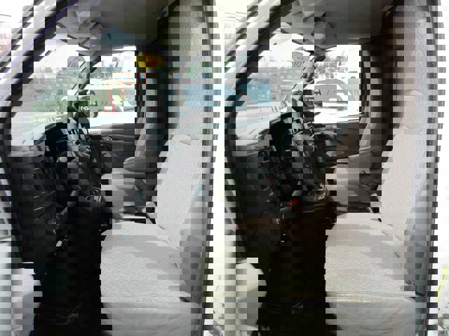 Used 2015 Chevrolet Express 3500 RWD image 9