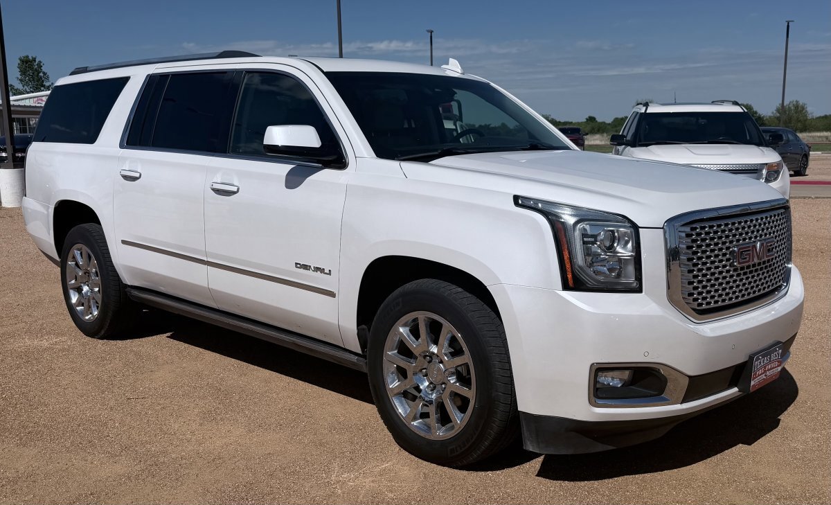 Used 2016 GMC Yukon XL Denali w/ Open Road Package image 3