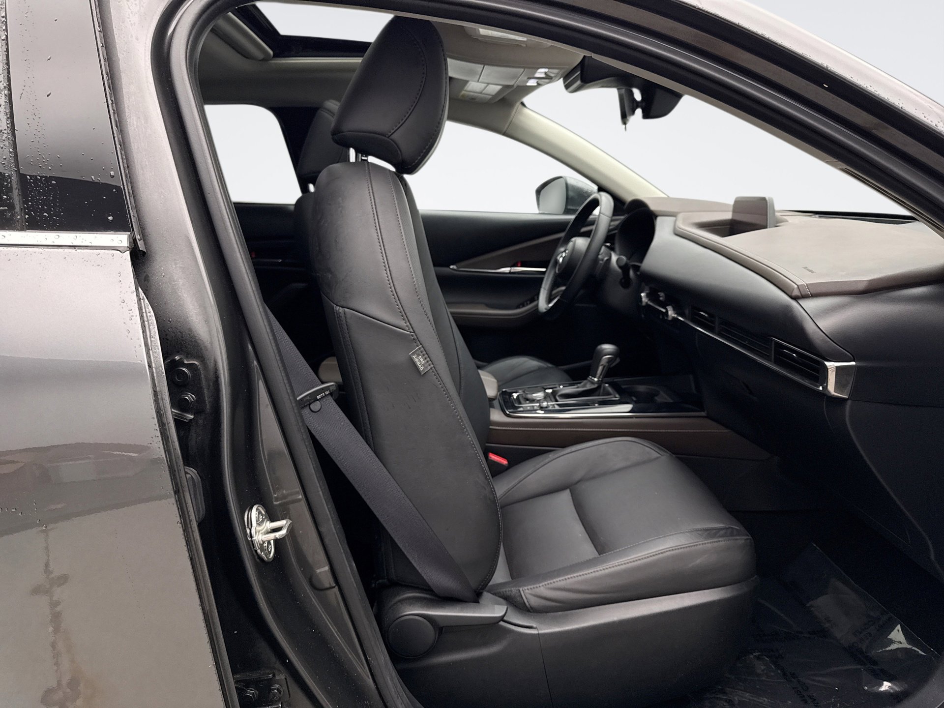 Used 2023 MAZDA CX-30 AWD 2.5 S w/ Premium Package image 17