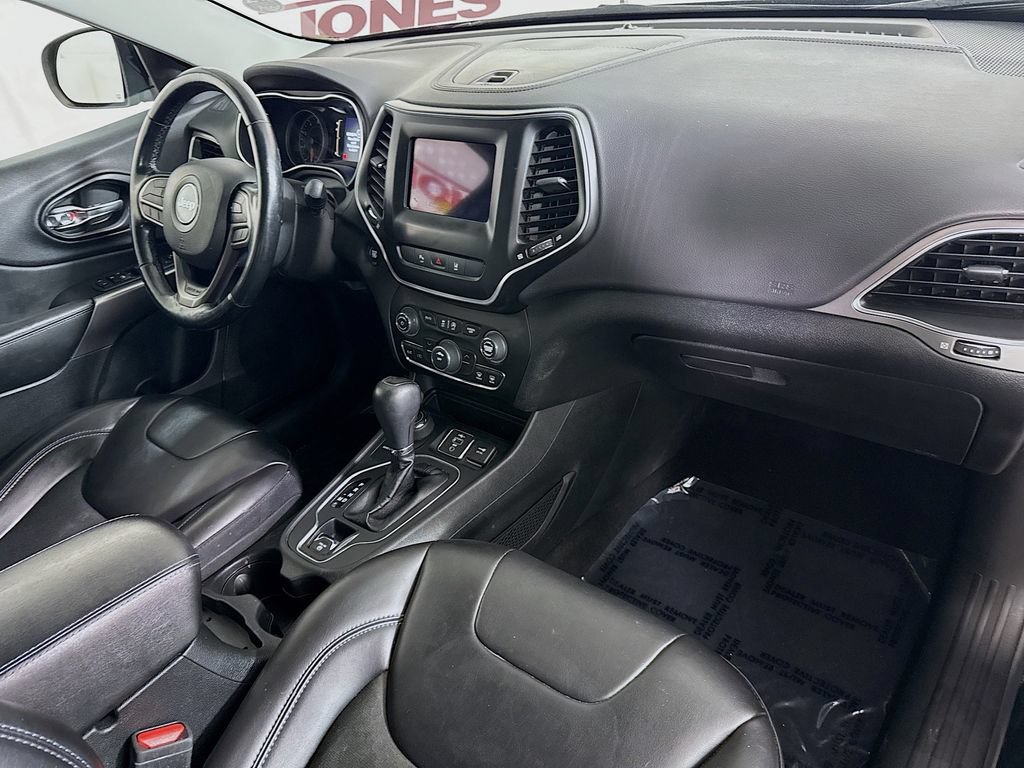 Used 2021 Jeep Cherokee Latitude Plus AWD/4WD image 31