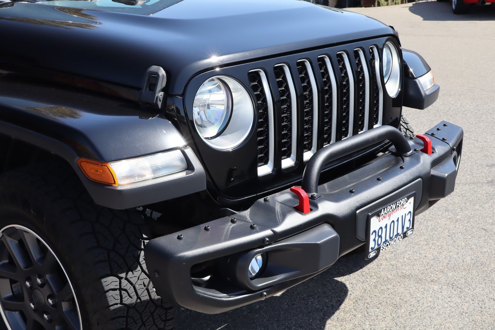 Used 2020 Jeep Gladiator Overland w/ Trailer Tow Package AWD/4WD image 9