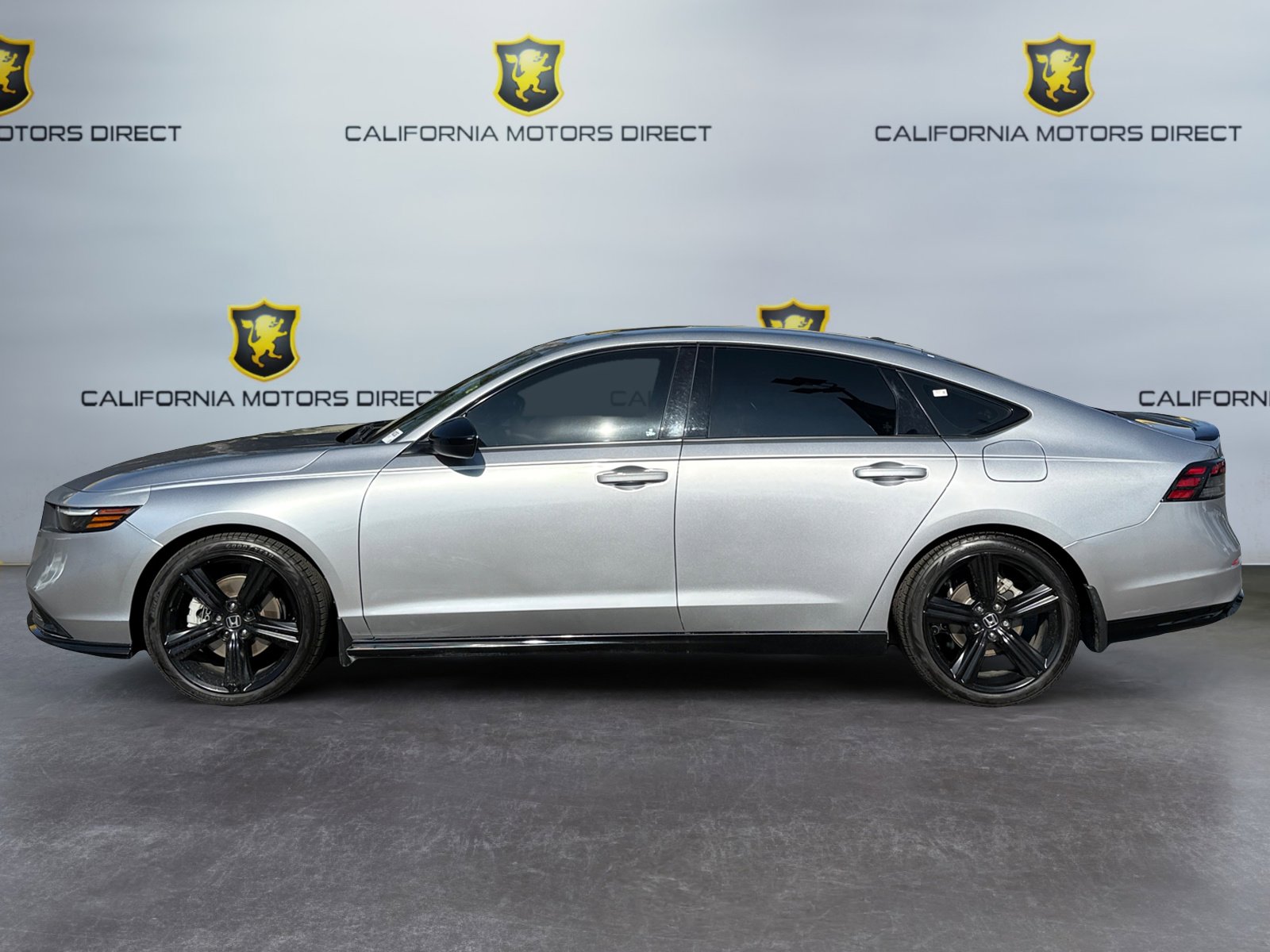 Used 2023 Honda Accord Sport image 2