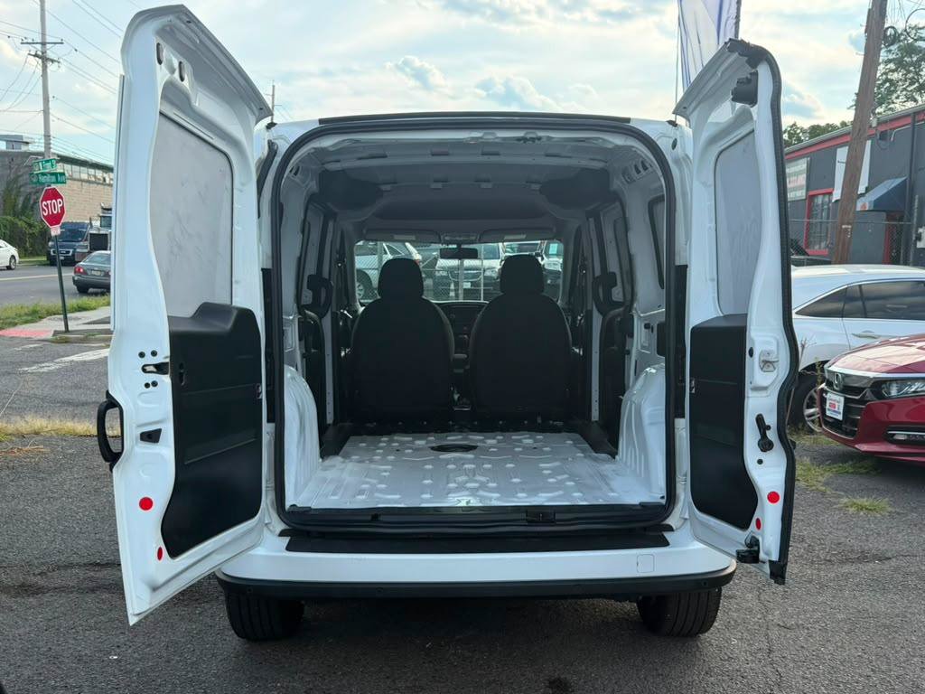Used 2022 RAM ProMaster City Tradesman FWD image 9