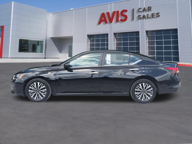 Used 2025 Nissan Altima 2.5 SV FWD image 8