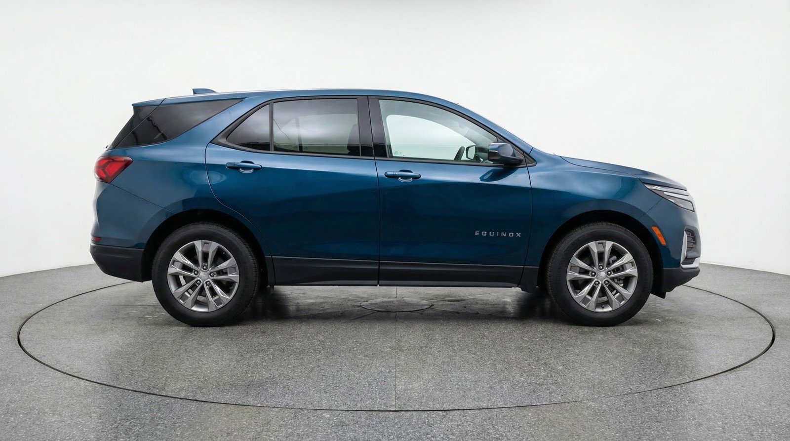 Used 2025 Chevrolet Equinox LT FWD image 11