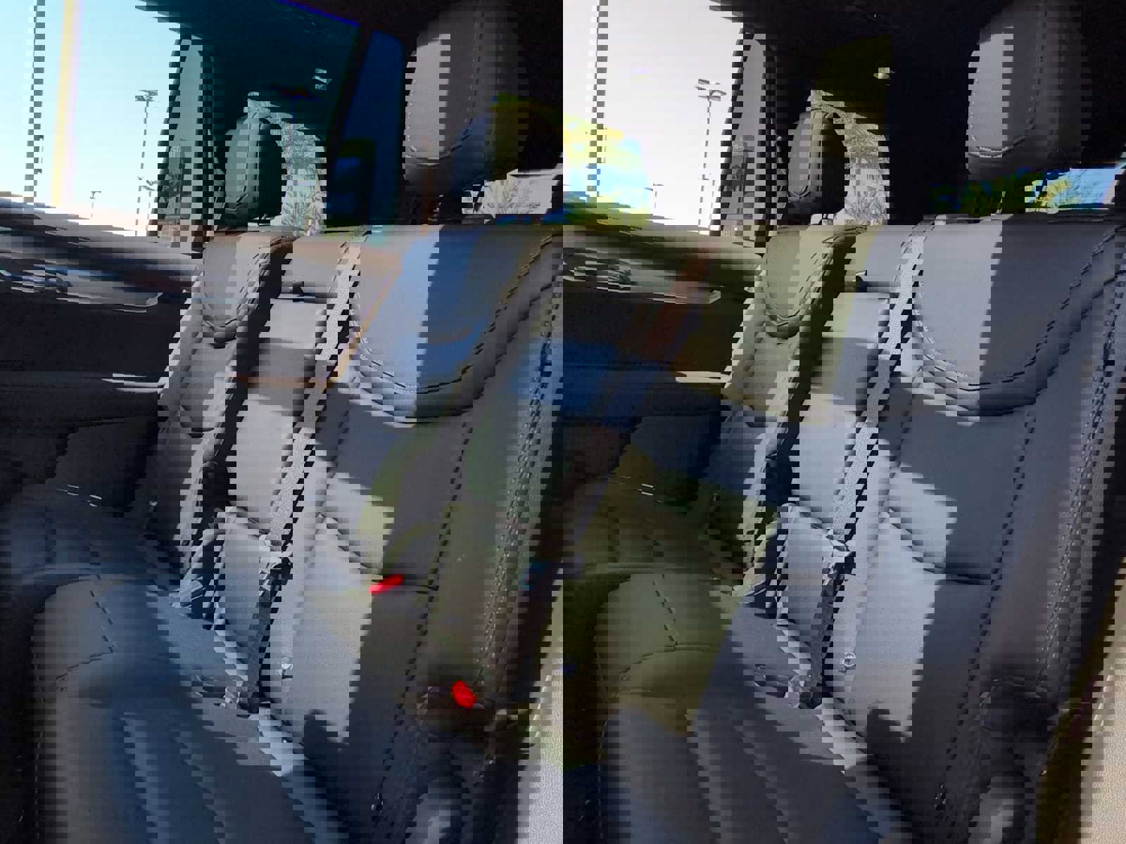 Used 2025 Cadillac XT6 Luxury image 24