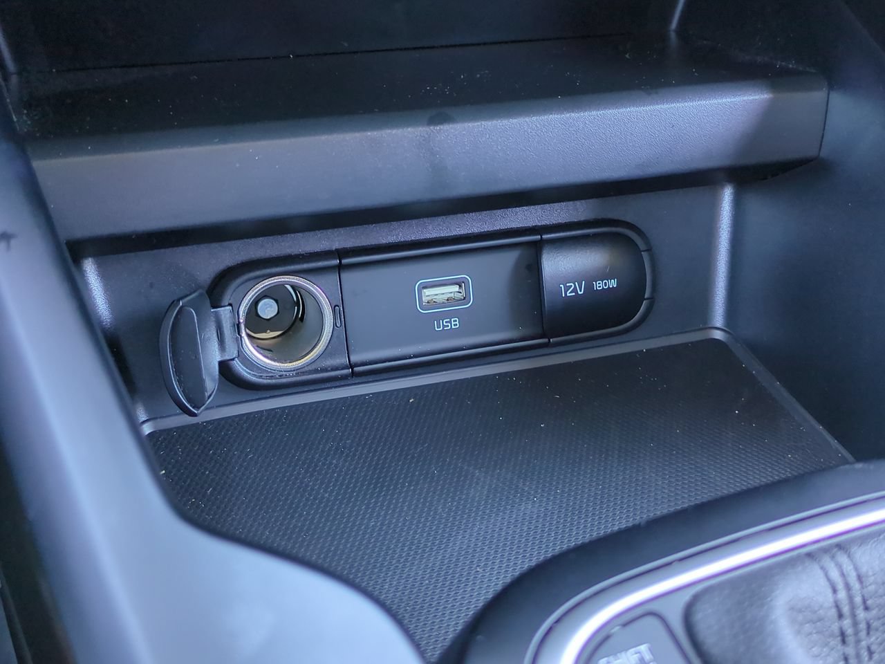 Used 2025 Kia Soul LX w/ LX Technology Package FWD image 21