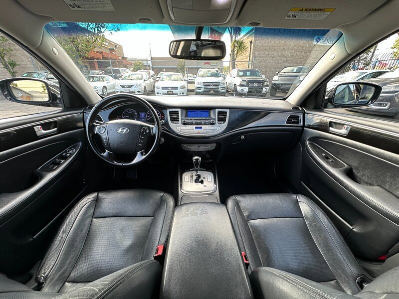 Used 2012 Hyundai Genesis 3.8 RWD image 13