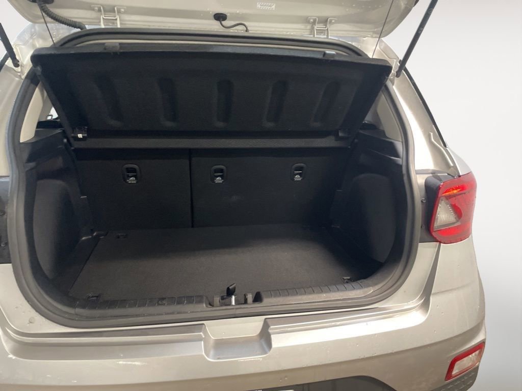 Certified 2023 Hyundai Venue SEL image 8