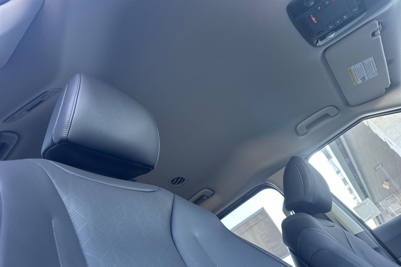 New 2026 Kia Carnival LXS image 18