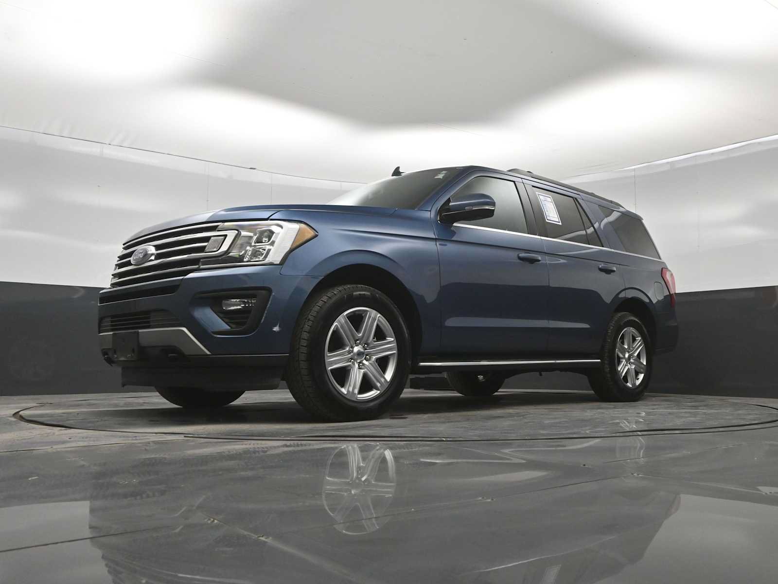 Used 2020 Ford Expedition XLT w/ Equipment Group 202A AWD/4WD image 35