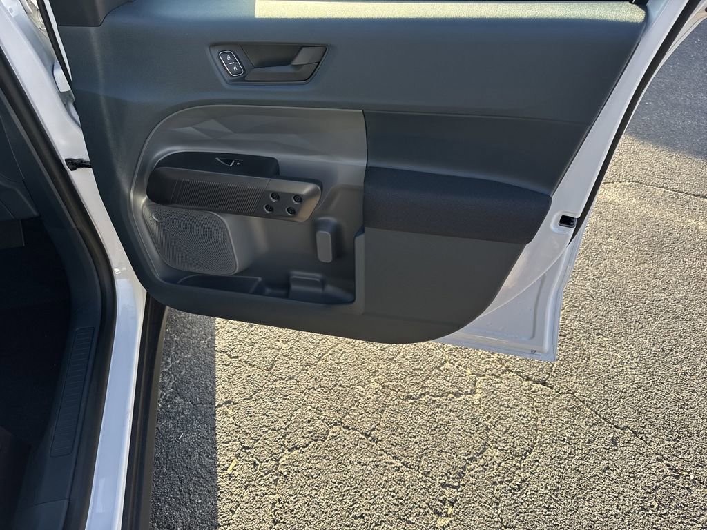 New 2025 Ford Maverick XL image 14