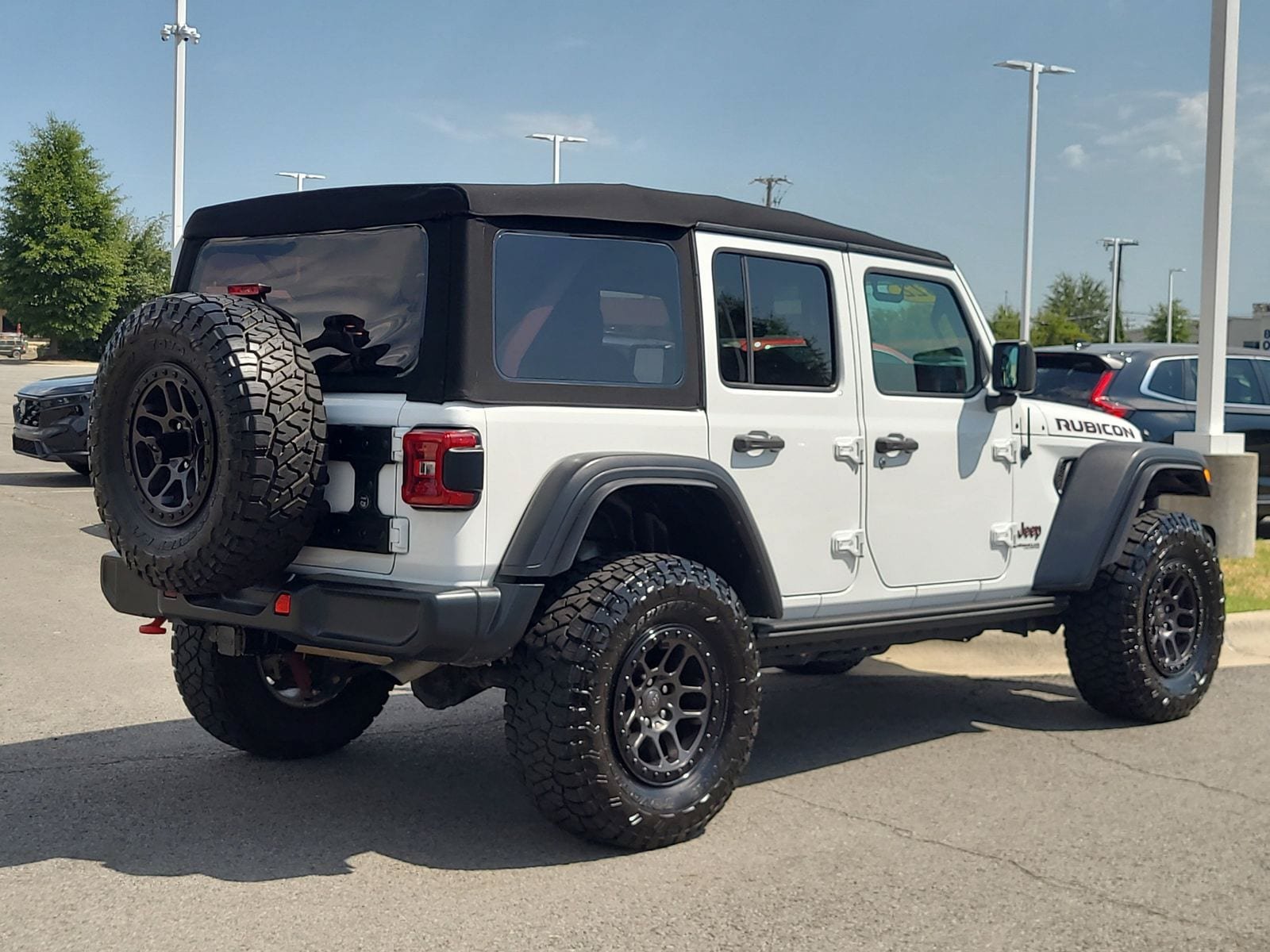 Used 2022 Jeep Wrangler Unlimited Rubicon AWD/4WD image 3