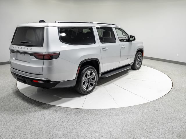 Used 2024 Jeep Wagoneer L Series II w/ Flexible Seating Group AWD/4WD image 31