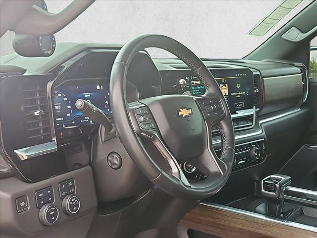 Used 2023 Chevrolet Silverado 1500 High Country w/ Z71 Off-Road Package AWD/4WD image 10