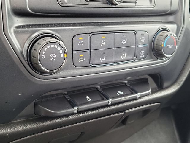 Used 2018 Chevrolet Silverado 1500 Custom w/ Custom Value Package AWD/4WD image 23